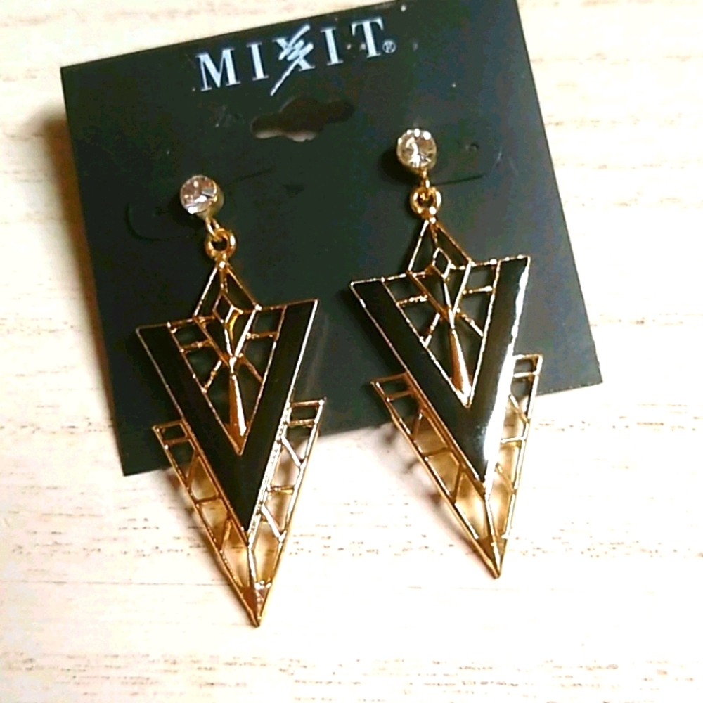 😻 3 For $15 Black Enamel Double Trigon Dangles